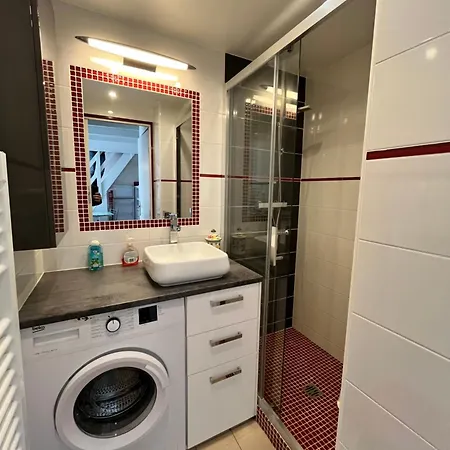 Belle Maison De Semi Climatisee, Cloturee, Veranda, 6 Couchages, Le Village De La Lrvm93 Portiragnes