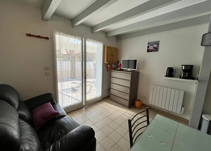 Belle Maison De Semi Climatisee, Cloturee, Veranda, 6 Couchages, Le Village De La Lrvm93 Villa