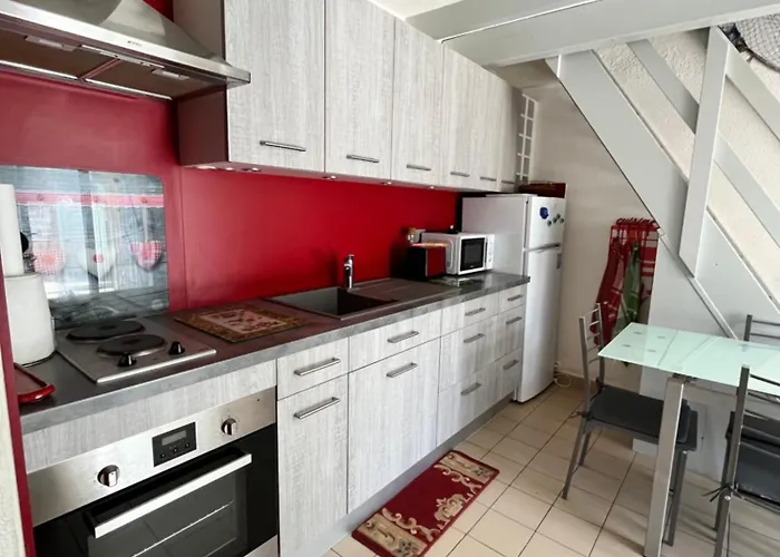 Villa Belle Maison De Semi Climatisee, Cloturee, Veranda, 6 Couchages, Le Village De La Lrvm93 Portiragnes